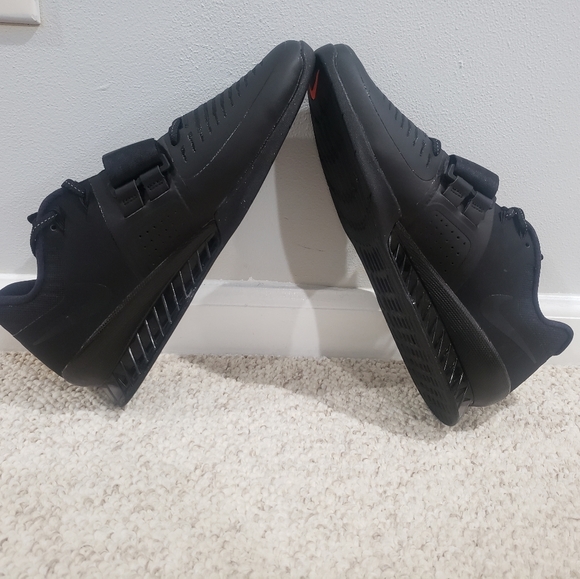 Nike Romaleos 3 'Triple Black' - Picture 1 of 7